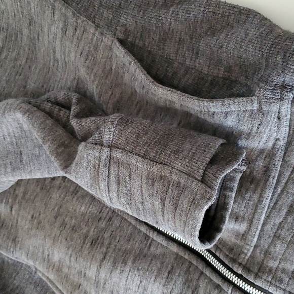 Lululemon Radiant Jacket II in Heathered Core Dark Grey - Picture 5 of 12